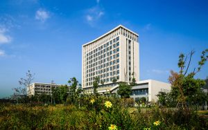 广西高考多少分报考内蒙古鸿德文理学院？2024年历史类投档线403分 物理类375分